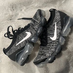 Nike Vapor Max size 7 in Women